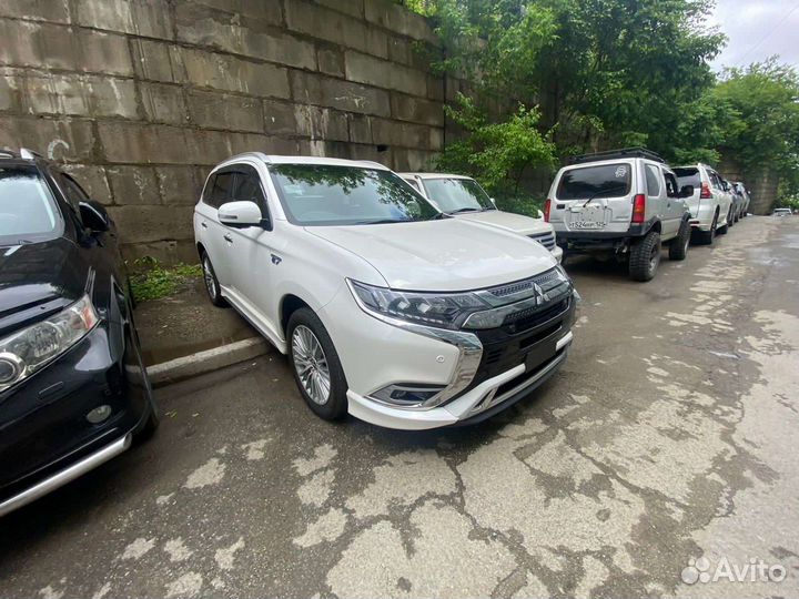 Mitsubishi Outlander 2.4 AT, 2018, 63 000 км