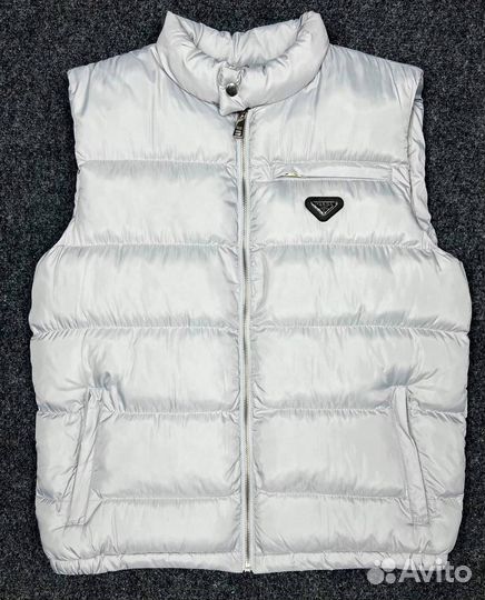 Жилетки Prada