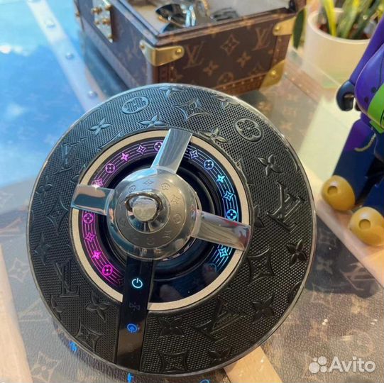 Колонка Louis Vuitton 25