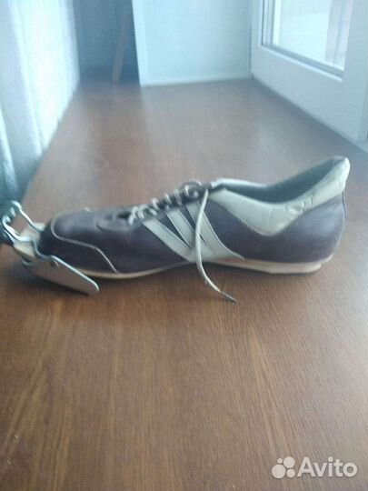 Лыжные ботинки с креплением