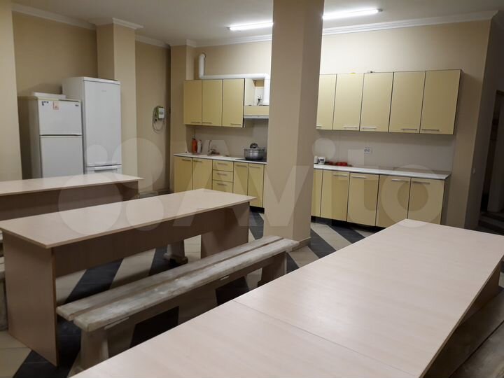 Комната 40 м² в 5-к., 3/3 эт.