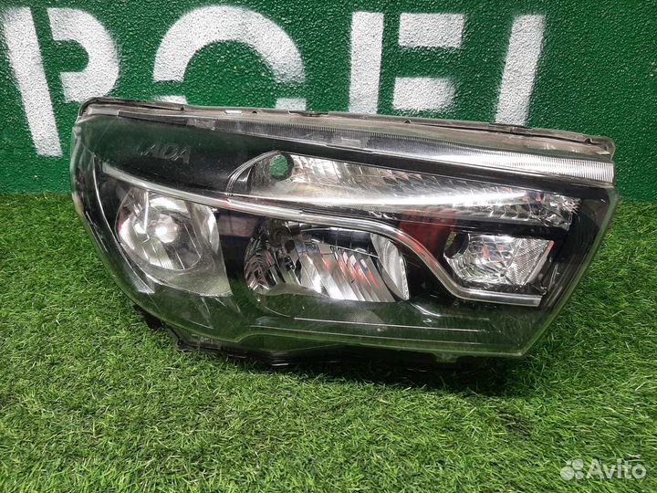 В наличии: Фара правая LADA Vesta