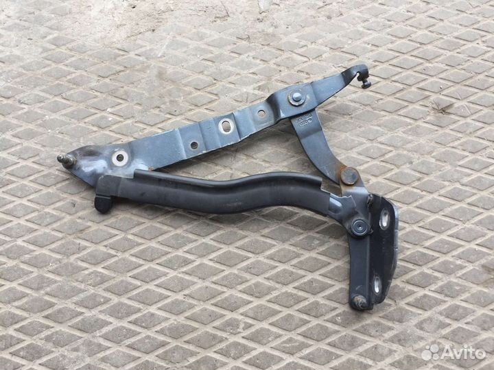 Петля крышки багажника Audi A8