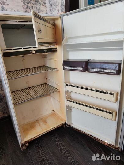 Холодильник бирюса