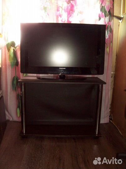 Столик придиванный. (тумба)