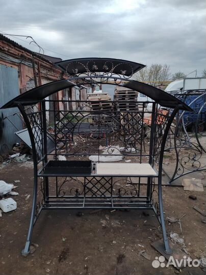 Кованный мангал с крышей 
