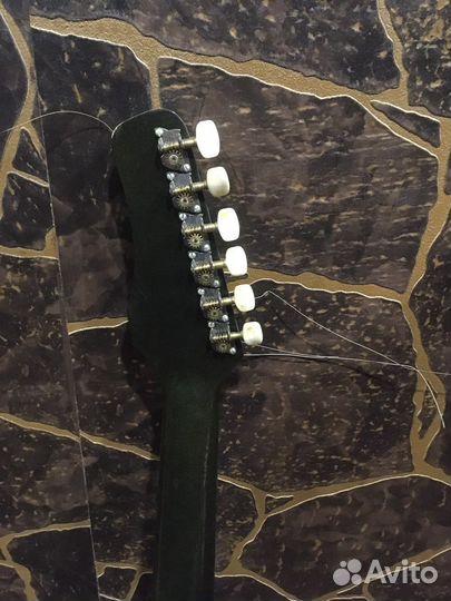 Акустическая гитара