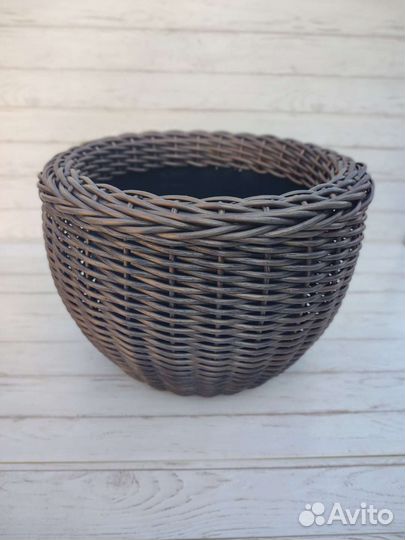 Кашпо для цветов (античная бронза)