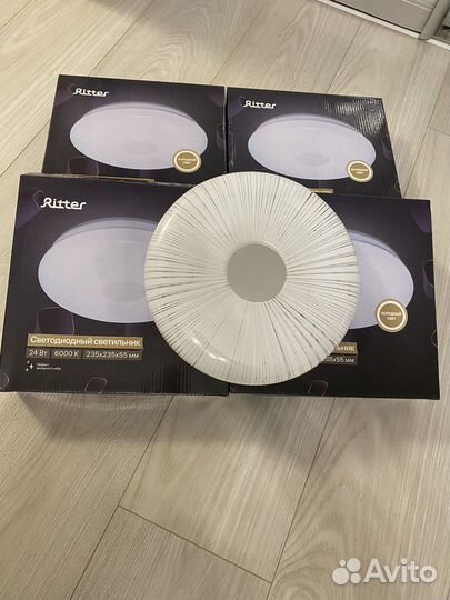 Led светильник насенно потолочнй новый