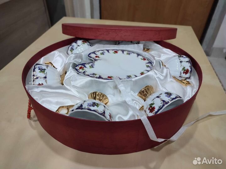 Сервиз чайный фарфоровый новый в коробке, 6 персон