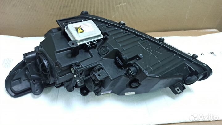 Фара правая Hyundai Equus 921023N030 Б/У