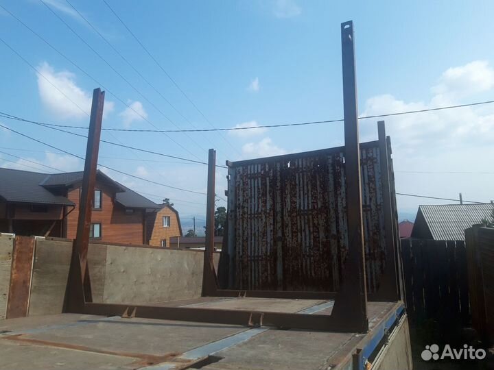 Конники на полуприцеп