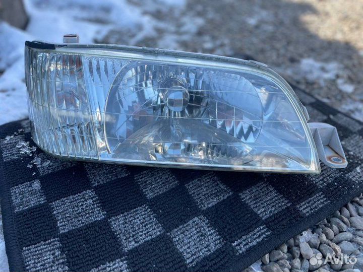 Фара правая Toyota Camry SV41 3S-FE 1997