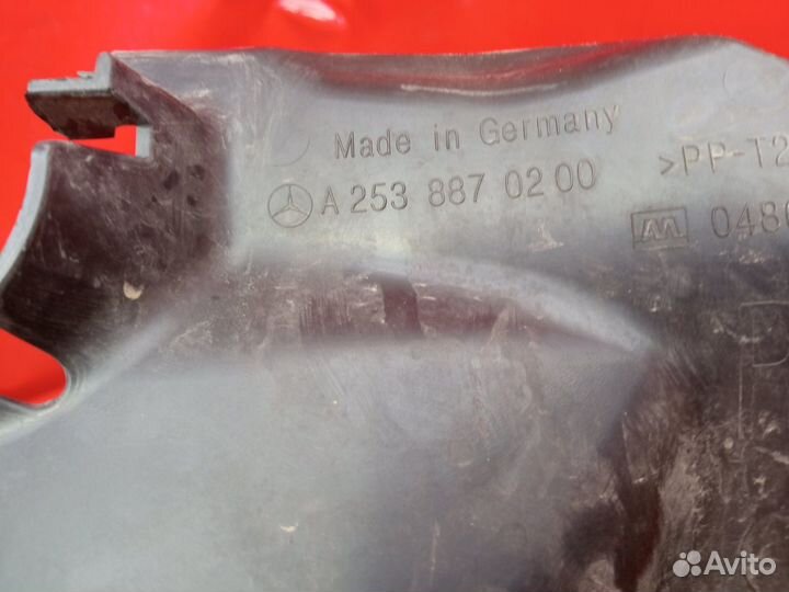 Воздуховод радиатора правый Mercedes Glc X253