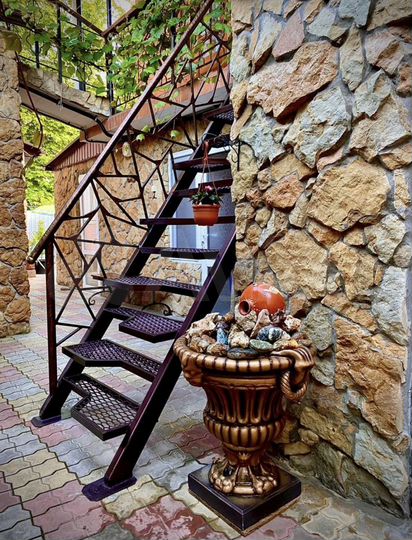 Комната 15 м² в 6-к., 2/2 эт.