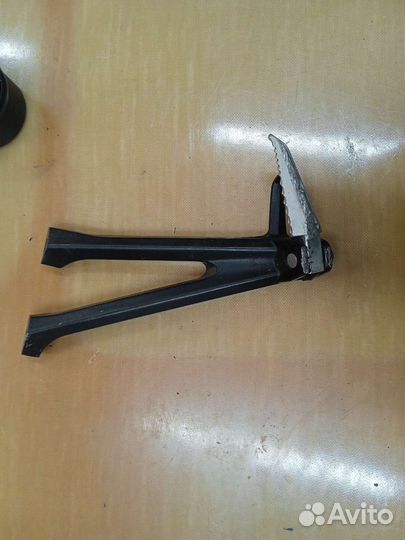 Suzuki GSX-R 600/750 11-19.г задняя подножка