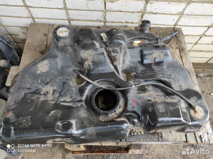 Топливный бак Nissan Primera p11