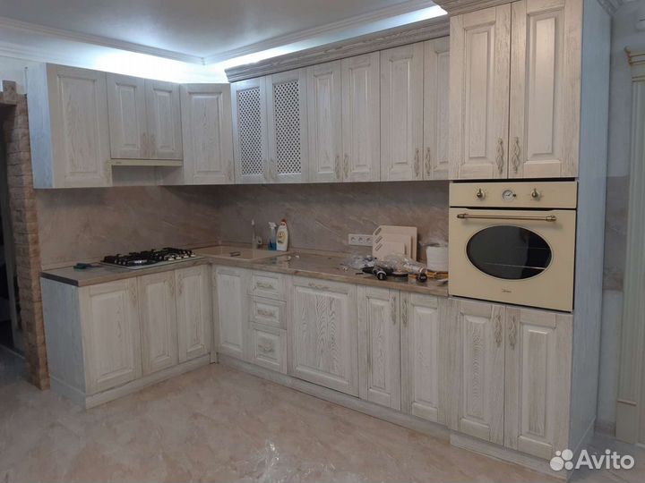 Лестницы, кухни, кровати, двери из массива