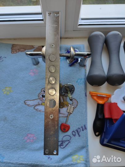 Замок врезной сувальдный с защёлкой гардиан