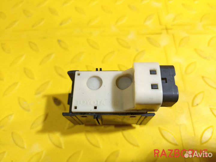 Кнопка открывания бензобака Toyota Windom V10