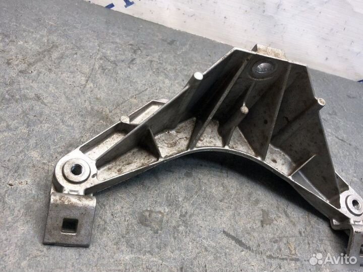 Кронштейн панели передний Bmw X6