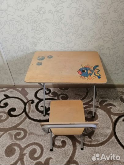 Детский стол и стул