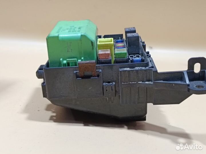 Блок предохранителей для Mitsubishi Outlander 1