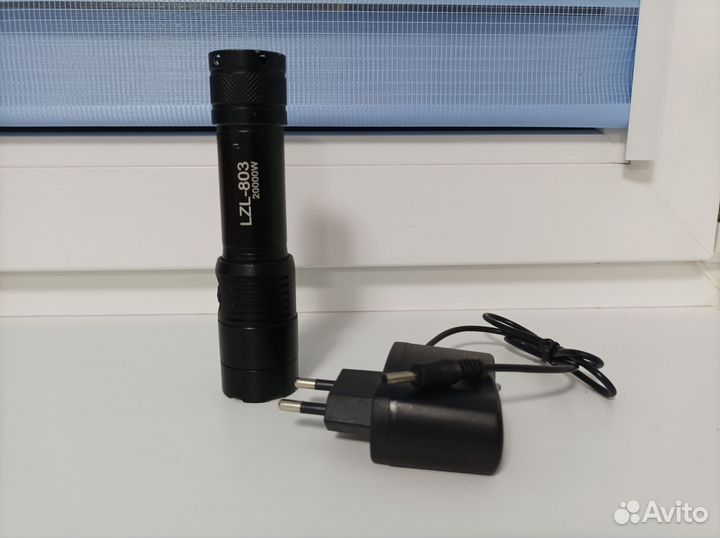 Фонарь ручной аккумуляторный