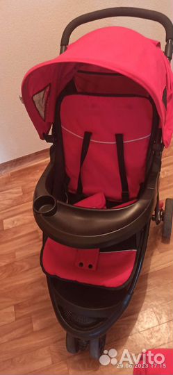 Прогулочная коляска