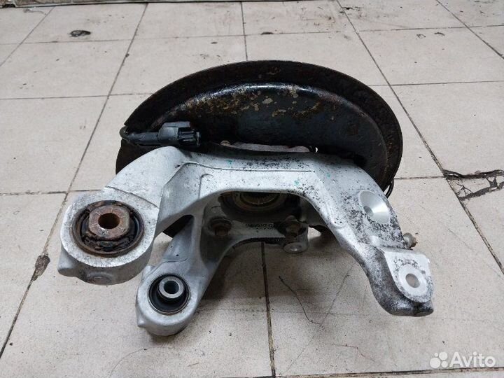 Кулак поворотный задний правый Ford Mustang S550