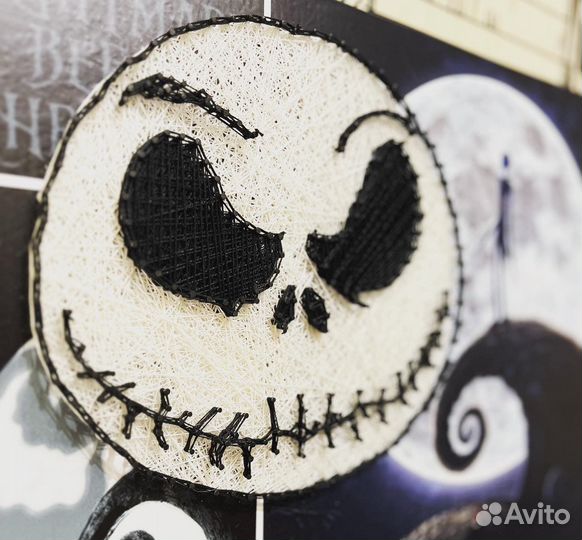 Панно в стиле string art