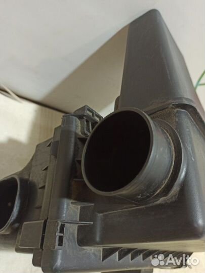 Корпус воздушного фильтра Mitsubishi Colt Z34A