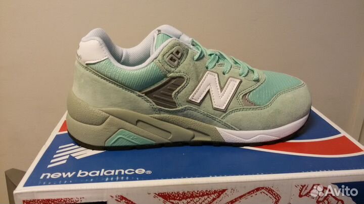 Кроссовки женские New Balance 580