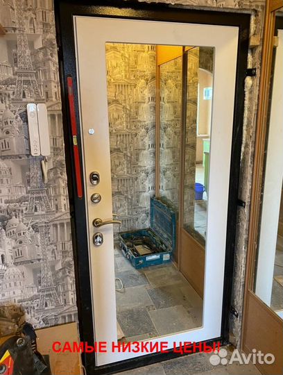 Качественная дверь входная с зеркалом с бесплатной
