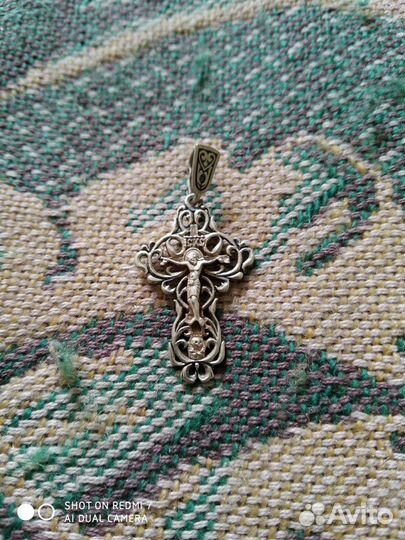 Серебряный крестик