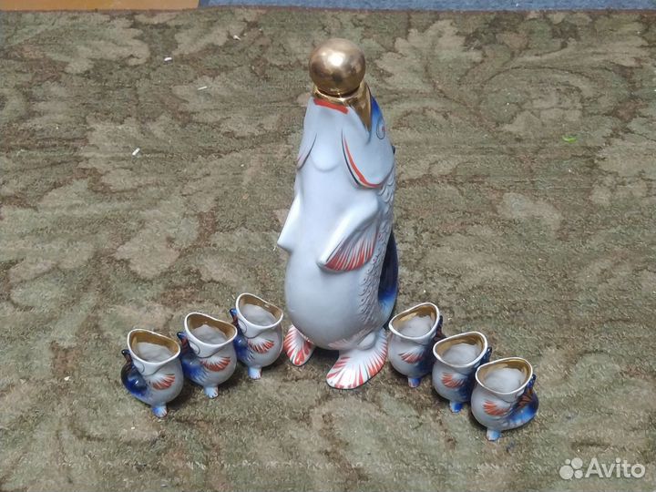 Графин и рюмки виде рыбы