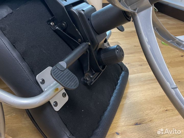 Кресло кожаное