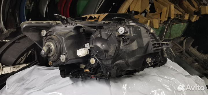 Фара левая Toyota Mark X Zio ANA10