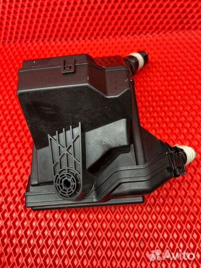 Блок предохранителей под капот Nissan Note HE12