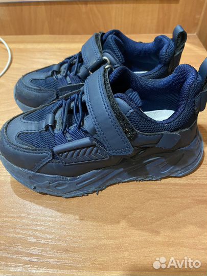 Кроссовкт на мальчика