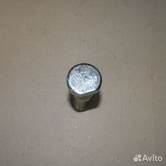 Болт колеса М22*1,5* 85 (10,9) передний со шлицами