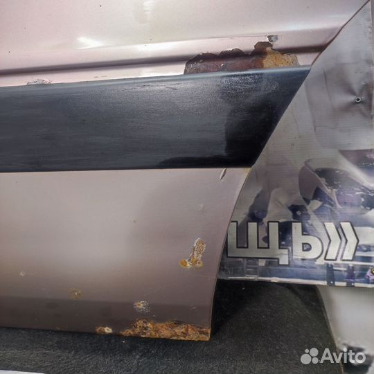 Задняя левая дверь Audi 80 B3