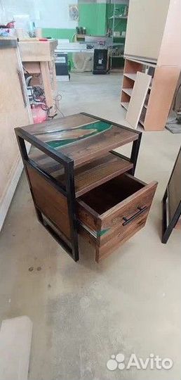 Тумбочка прикроватная