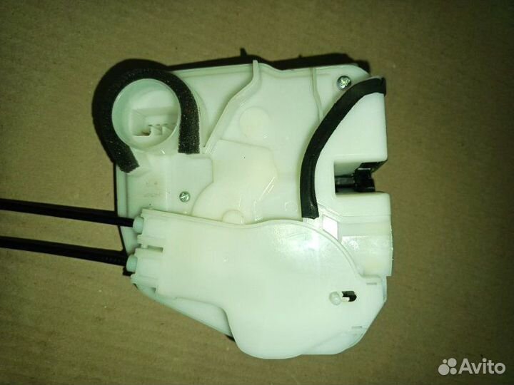 Замок задней правой двери Митсубиси Aсх