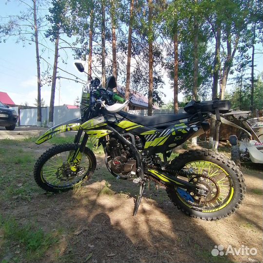 Regulmoto ZR 250