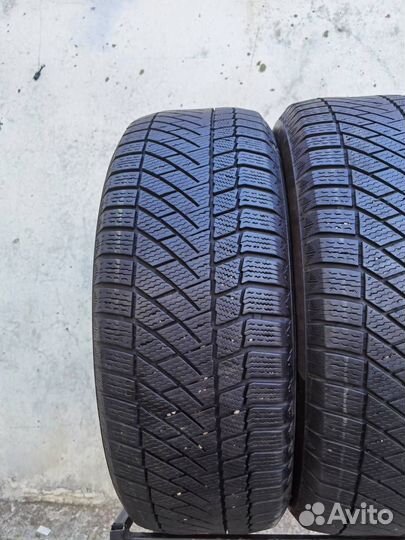 Continental ContiVikingContact 6 225/60 R18 104T