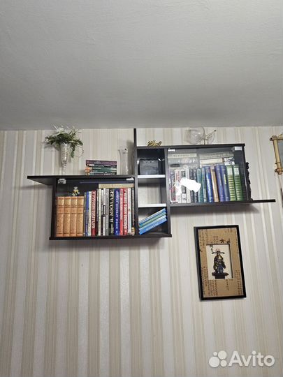 Полка книжная настенная
