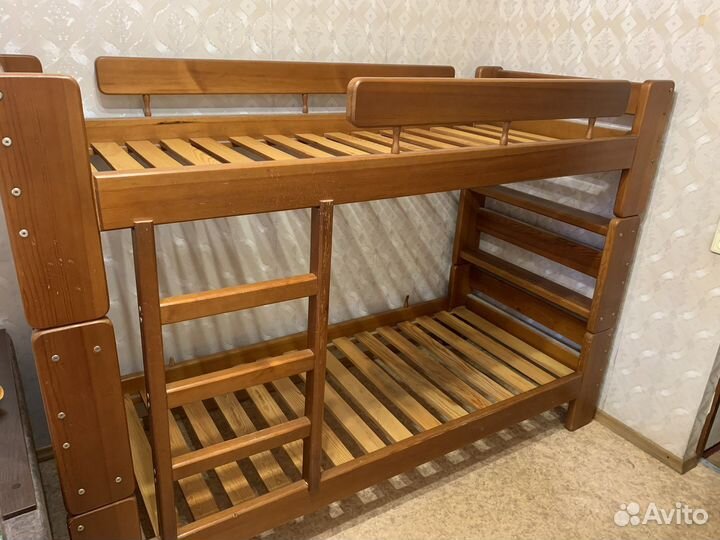Двухъярусная детская кровать деревянная бу