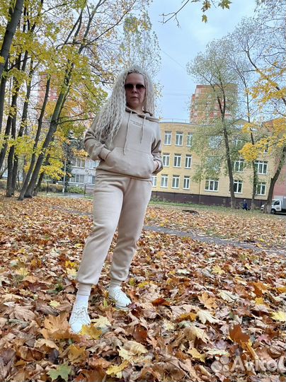 Женский спортивный костюм