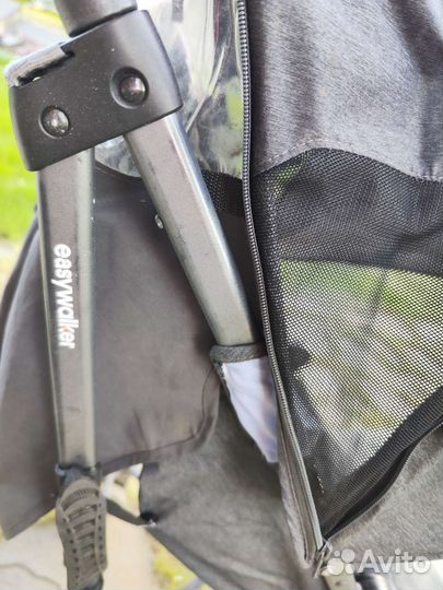 Прогулочная коляска трость